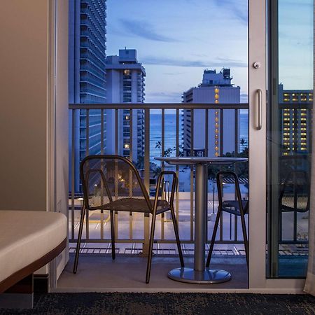 Hilton Garden Inn Waikiki Beach Гонолулу Екстер'єр фото