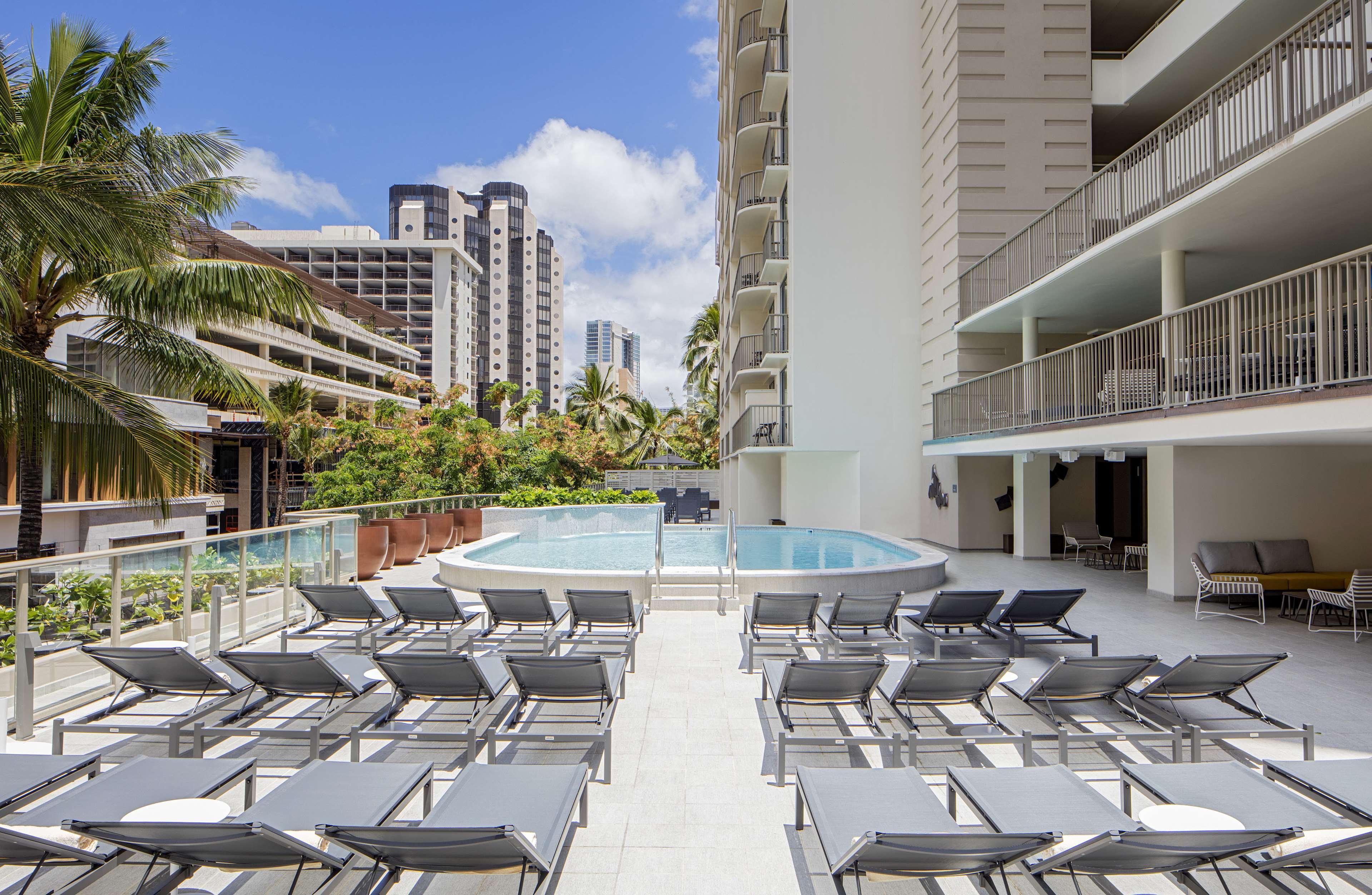 Hilton Garden Inn Waikiki Beach Гонолулу Екстер'єр фото